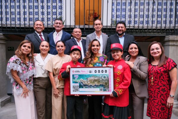 Devela Mara Lezama billete de Lotería Nacional por 50 años de Quintana Roo