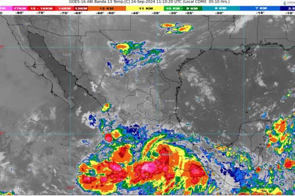 Tormenta tropical John, frente frío número 3 y potencial ciclón tropical Nueve, afectan a México