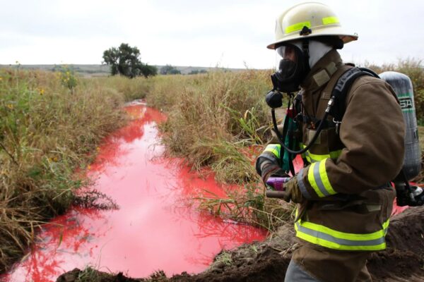 Habitantes de Papantal acusan daños por un derrame de PEMEX