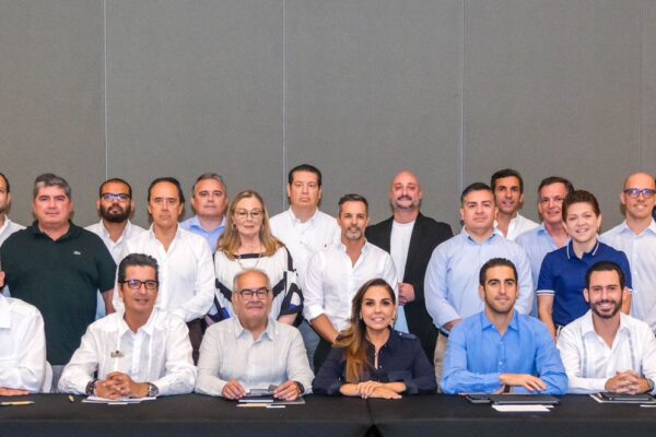 Hoteleros reconocen capacidad de gestión y compromiso de Mara Lezama para el Corredor Turístico Cancún-Costa Mujeres ante Claudia Sheinbaum, primera mujer presidenta de México