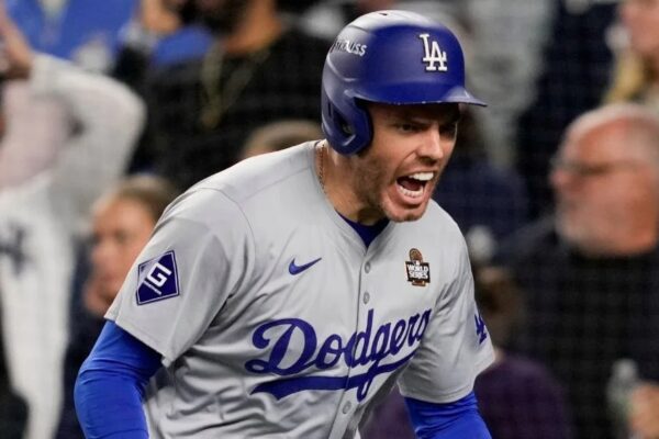 Dodgers remonta una desventaja de cinco carreras, vencen a los Yankees y se coronan en la MLB