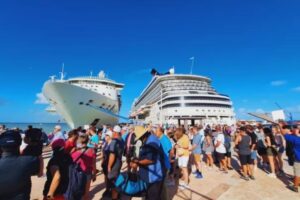 Yucatán registra doble arribo de cruceros a Progreso