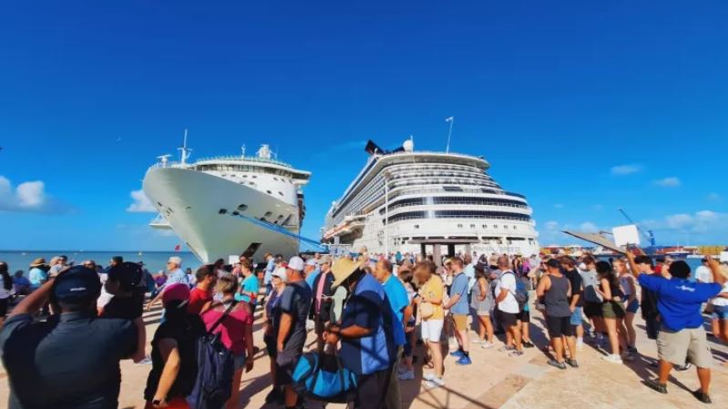 Yucatán registra doble arribo de cruceros a Progreso