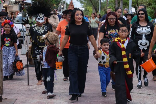 Clausuran, con una fiiesta de Halloween, los festejos de Janal Pixan y Día de Muertos 2024 en Puerto Morelos