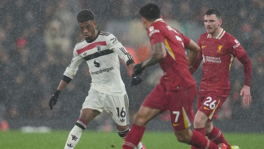 Manchester United arruina la fiesta en Anfield con empate tardío ante el Liverpool