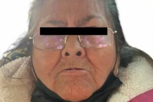 Dan prisión preventiva a Carlota “N”, adulta mayor ligada a ataque a familia en Chalco