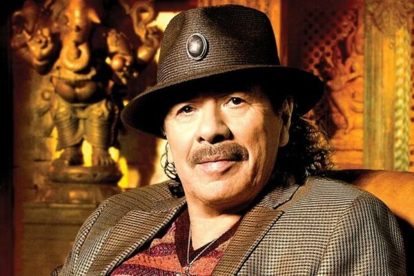 Carlos Santana es hospitalizado de emergencia