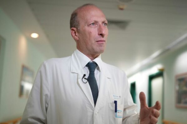 Médico del papa cuenta los últimos momentos de Francisco antes de fallecer