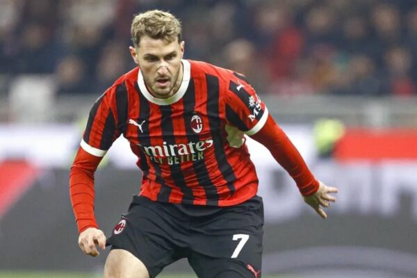Santiago Gimenez, el goleador mexicano que busca más récords en Europa