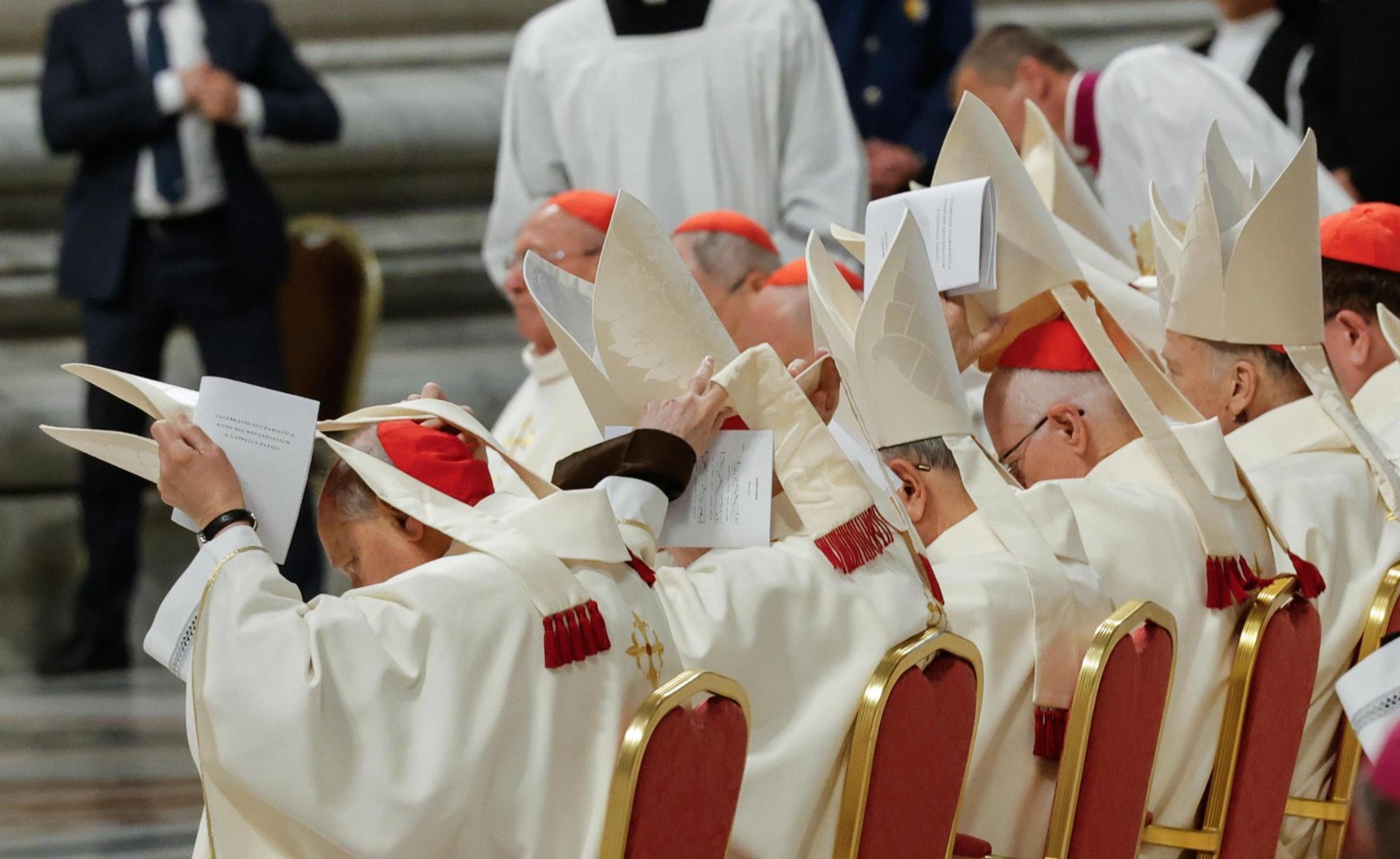 Cardenales ultiman sus reuniones antes del cónclave