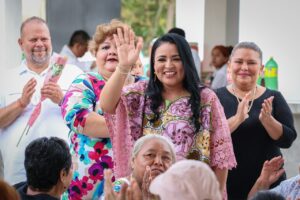 Encabeza Blanca Merari en Leona Vicario animmado festejo por el Día de Las Madres