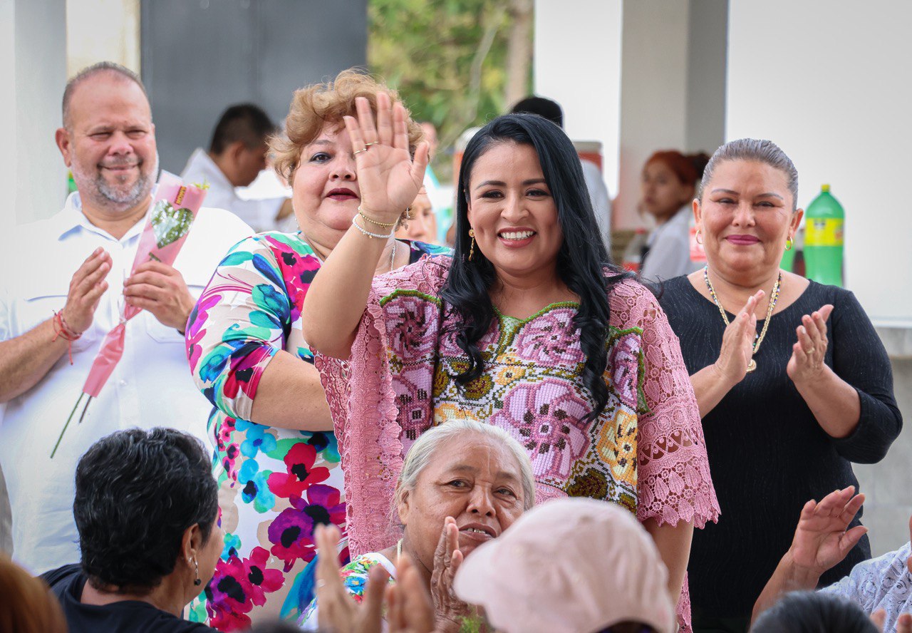 Encabeza Blanca Merari en Leona Vicario animmado festejo por el Día de Las Madres