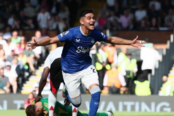 Everton remonta y acaba con el sueño europeo del Fulham de Raúl Jiménez