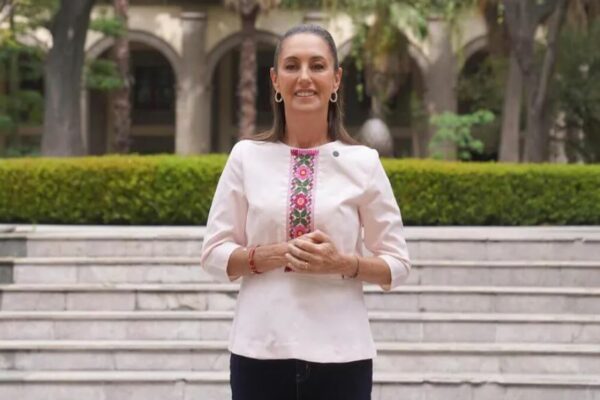 Lo material no es importante, es lo espiritual: Sheinbaum en Día de las Madres