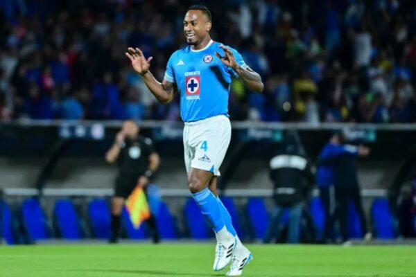 Cruz Azul se olvidó de Anselmi y ahora quiere el doblete de la mano de Vicente Sánchez: Willer Ditta