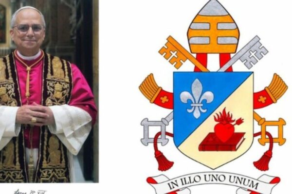 El Vaticano publica el escudo y el lema del papa León XIV