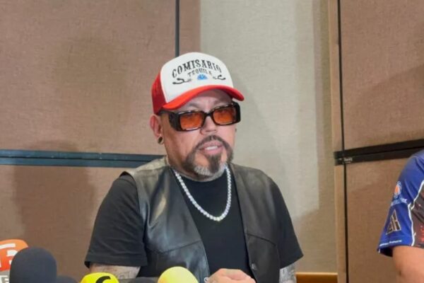 A.B. Quintanilla habla de su regreso a México y los obstáculos que enfrentó