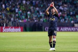 Carlos Vela anuncia su retiro del futbol