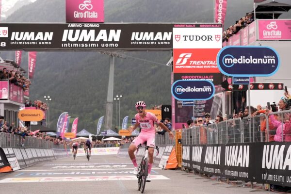 Isaac del Toro gana la Etapa 17 del Giro de Italia y se afianza al liderato