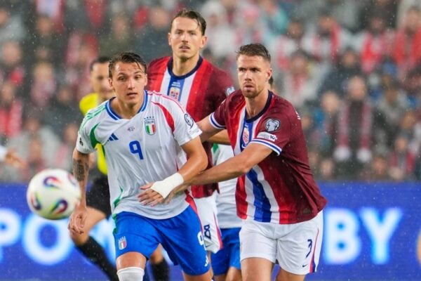 Noruega de Haaland derrota a Italia con goleada en los clasificatorios UEFA