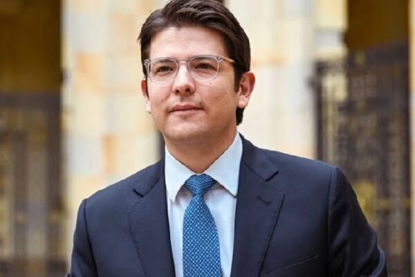 Precandidato de Colombia sobrevive tras cirugía