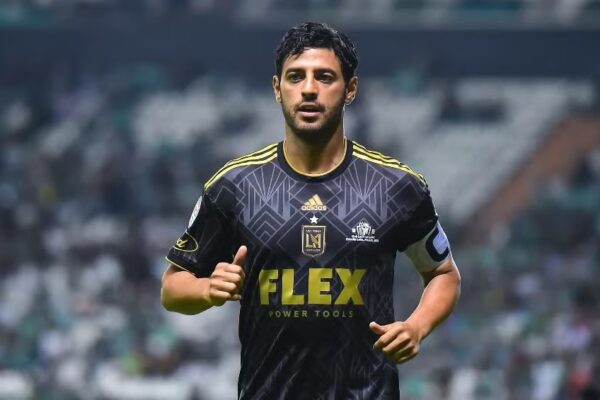 Carlos Vela muestra su apoyo a los migrantes en California: “No están solos”