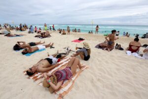 Turismo internacional creció 13.5% en abril