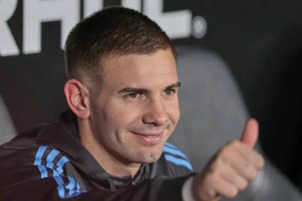 Franco Mastantuono, la nueva joya del futbol argentino, firma con el Real Madrid