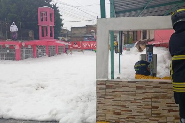 Se desborda río en Naucalpan por las lluvias; más de 50 casas anegadas