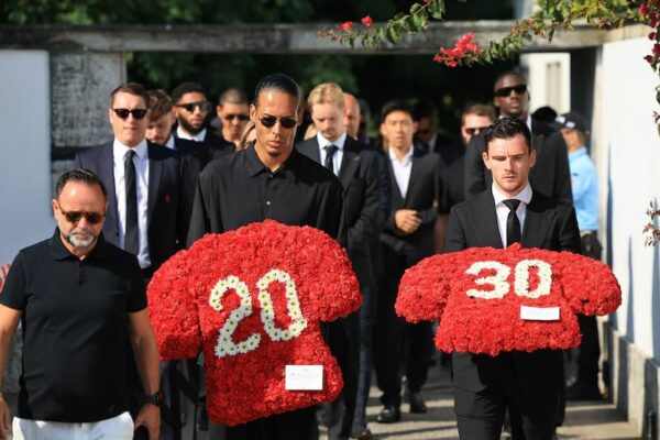 Conmovedor funeral de Diogo Jota y André Silva: la ofrenda de Van Dijk y el gesto de Neves tras jugar el Mundial de Clubes
