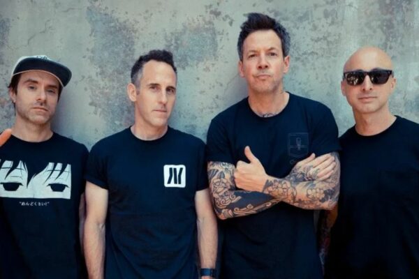 Simple Plan celebra 25 años de abanderar el punk-pop con íntimo documental