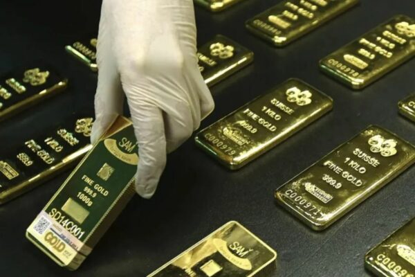Comando roba 33 toneladas de oro y plata en una carretera cerca de Guadalajara