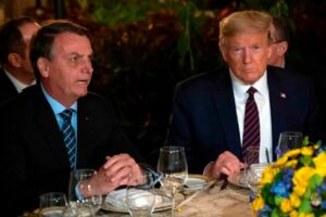 Donald Trump anuncia arancel del 50 % a Brasil en represalia por juicio a Bolsonaro