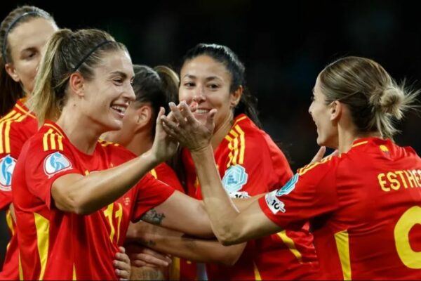 España avanza invicta a cuartos de final de la Eurocopa Femenina luego de remontar contra Italia