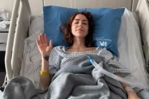 Regina Murguía, cantante de JNS, es operada de emergencia