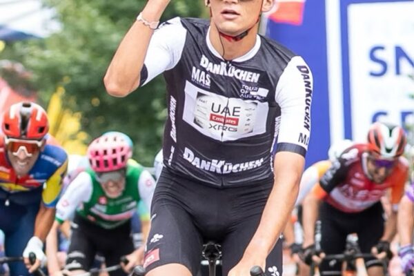 Isaac del Toro se adueña de la Vuelta de Austria