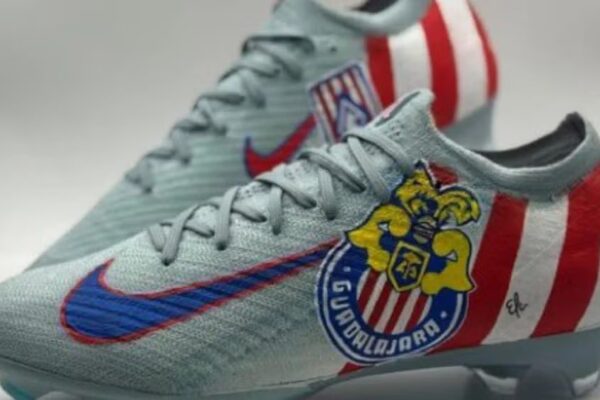 Efraín Álvarez utilizará tacos especiales en el Chivas vs Atlético de San Luis