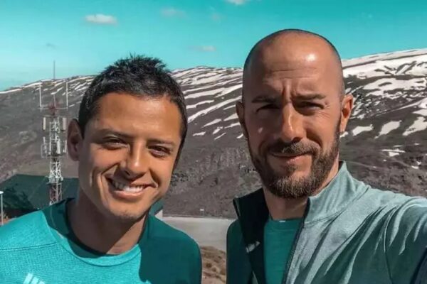 Culpan al coach de vida, Diego Dreyfus de la caída de ‘Chicharito’