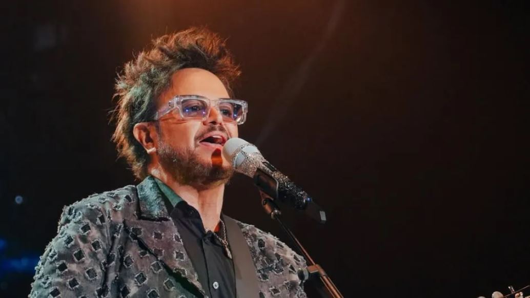 Aleks Syntek dice que le daba pena sonar tanto en la radio; redes reaccionan: “Perdónanos Martha Higareda”
