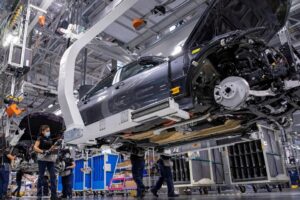 Exportación de autos cae 1.38% en primer semestre del año