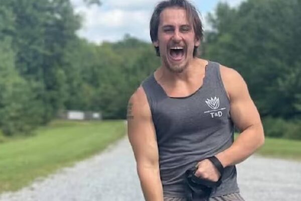 Actor pierde la vida tras defender a una mujer durante una pelea doméstica