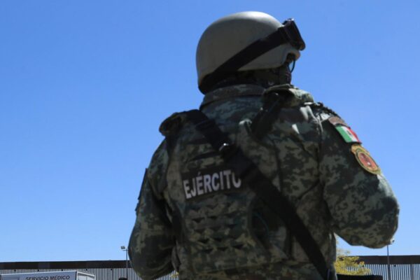 Una niña de 6 años enviada por el ICE a Ecuador se convierte en la deportada más joven