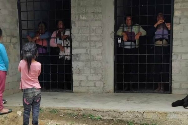 Encarcelan a cuatro mujeres en San Juan Chamula, por defender sus tierras