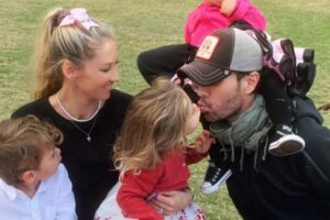 Enrique Iglesias y Anna Kournikova serán papás de nuevo, esperan a su cuarto bebé