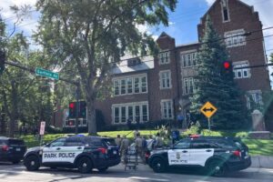 Al menos tres muertos, incluidos dos niños, y 17 heridos tras tiroteo en escuela católica de Minneapolis