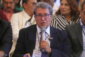 Imposible eliminar de la Constitución a los pluris, sería una ‘involución’: Ricardo Monreal