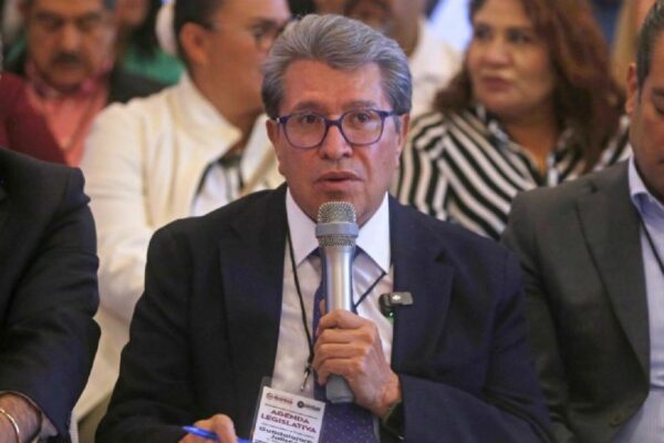 Imposible eliminar de la Constitución a los pluris, sería una ‘involución’: Ricardo Monreal