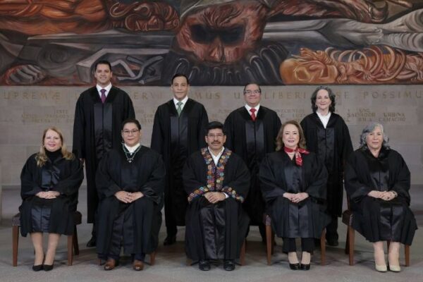 SCJN publica primera foto de los 9 nuevos ministros; Hugo Aguilar, Lenia Batres y Yasmín Esquivel, al centro