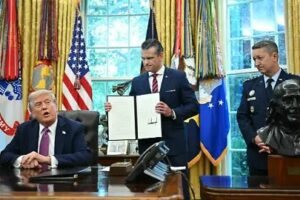 Trump ordena derribar cazas de Venezuela si son una amenaza