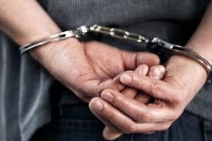 Detienen a vicealmirante presuntamente implicado en huachicol fiscal; cae junto a otras siete personas